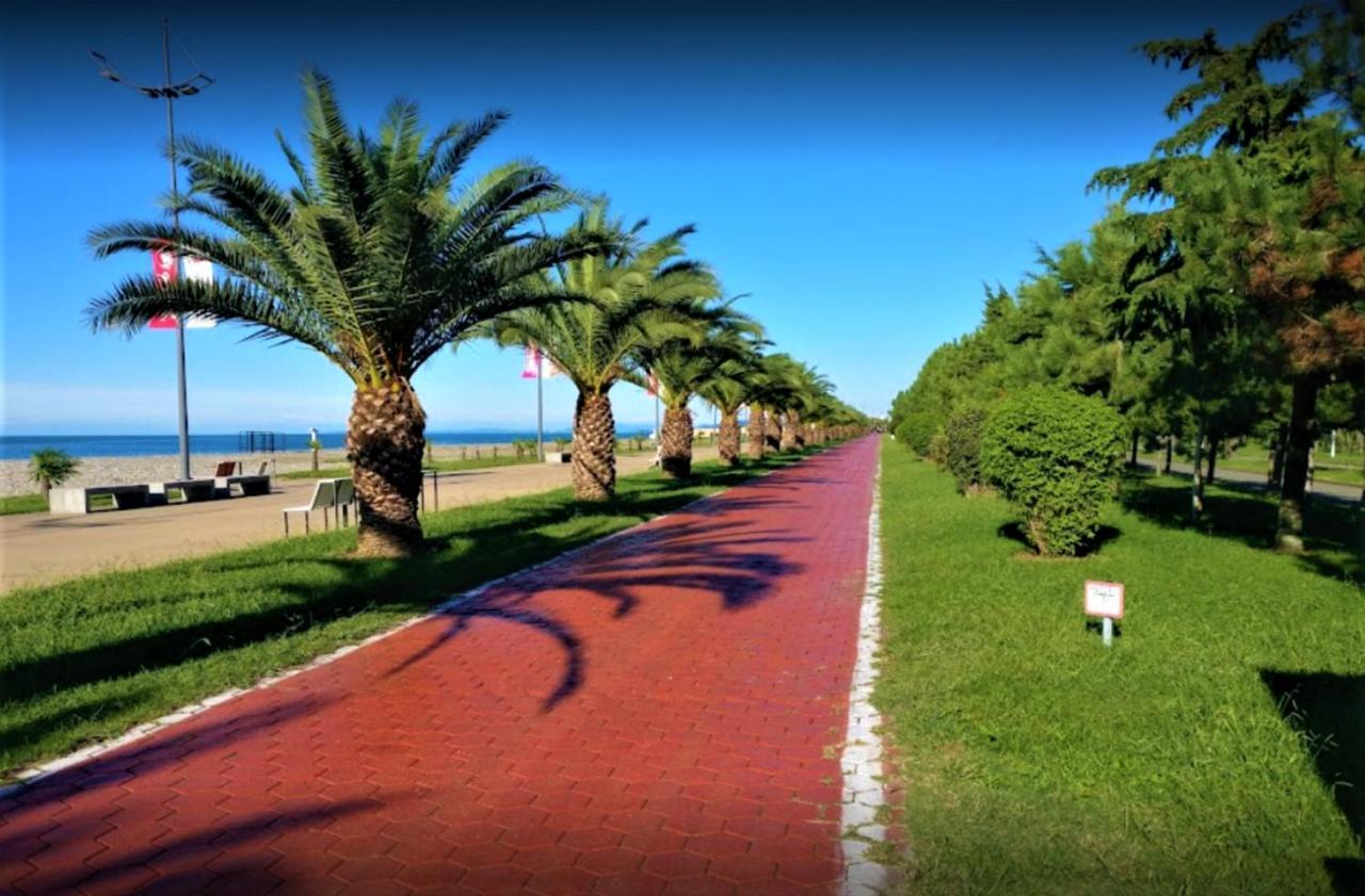 Sea Line Aparthotel & Batumi Beach Resort Exterior photo